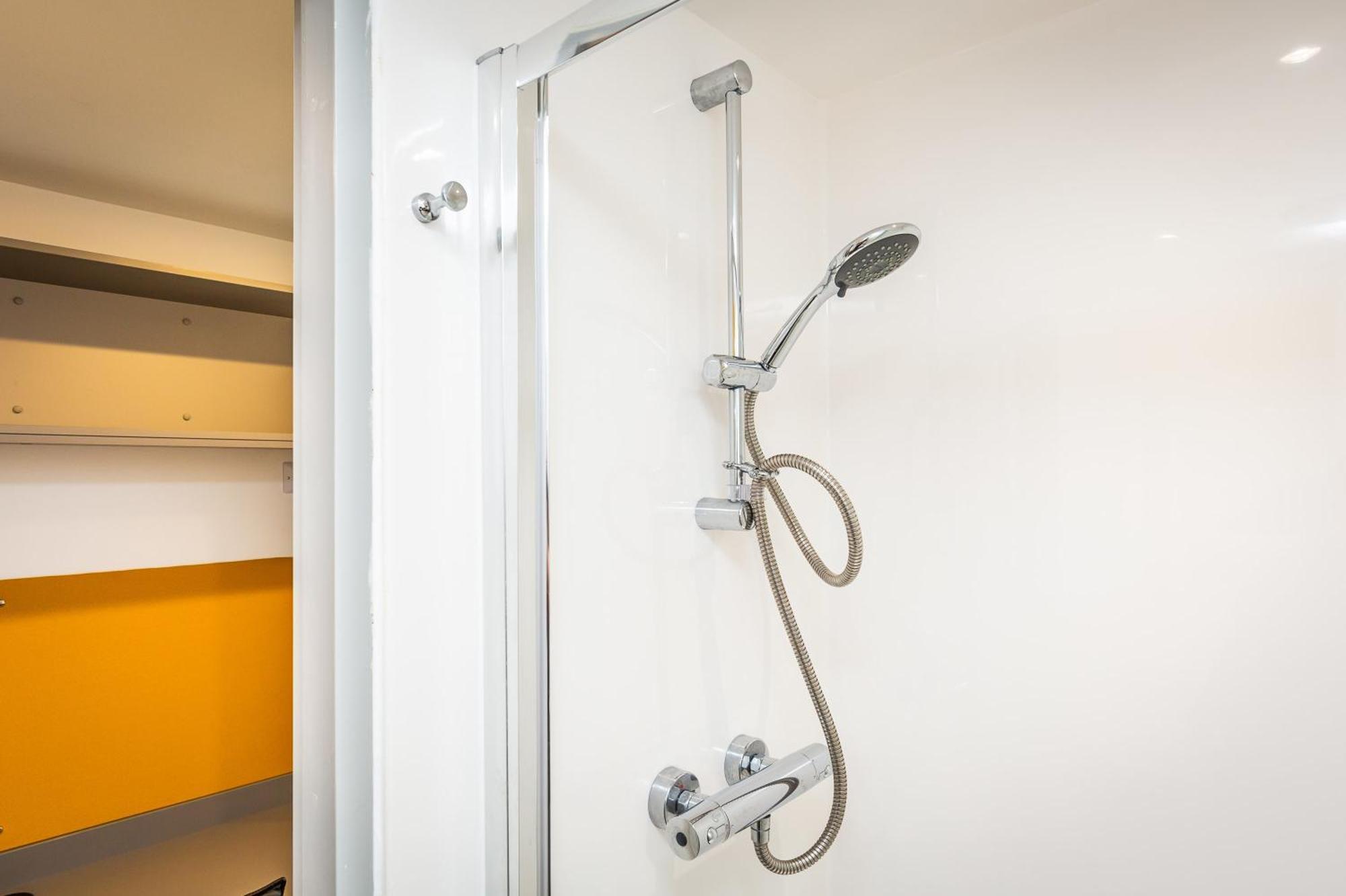 Ensuite Room With Shared Kitchen, Close To Centre- 18 Above Lincoln Bagian luar foto